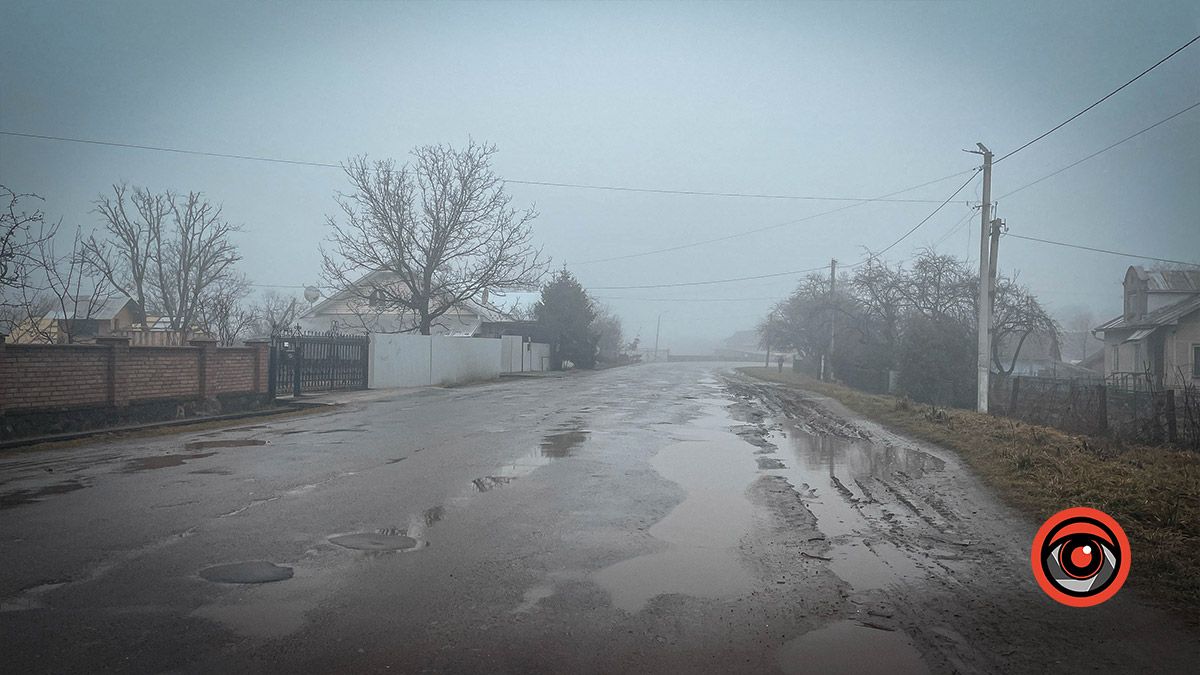 Ні дороги, ні тротуарів: у Сопові головна вулиця потребує ремонту асфальтового покриття 11
