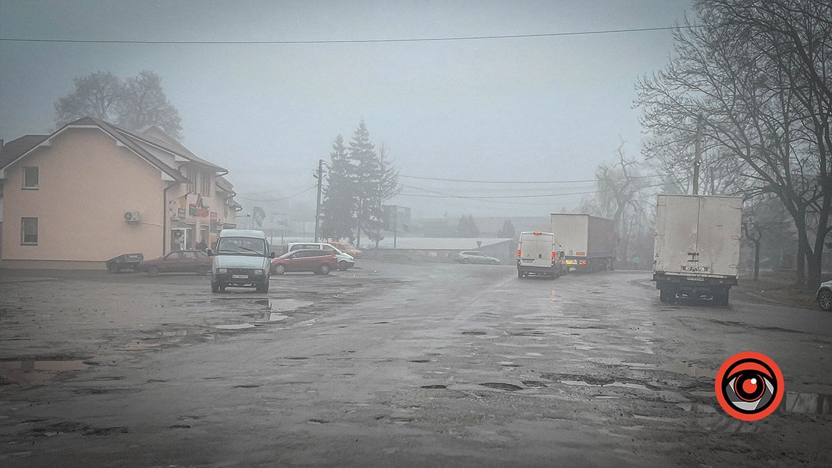 Ні дороги, ні тротуарів: у Сопові головна вулиця потребує ремонту асфальтового покриття 15