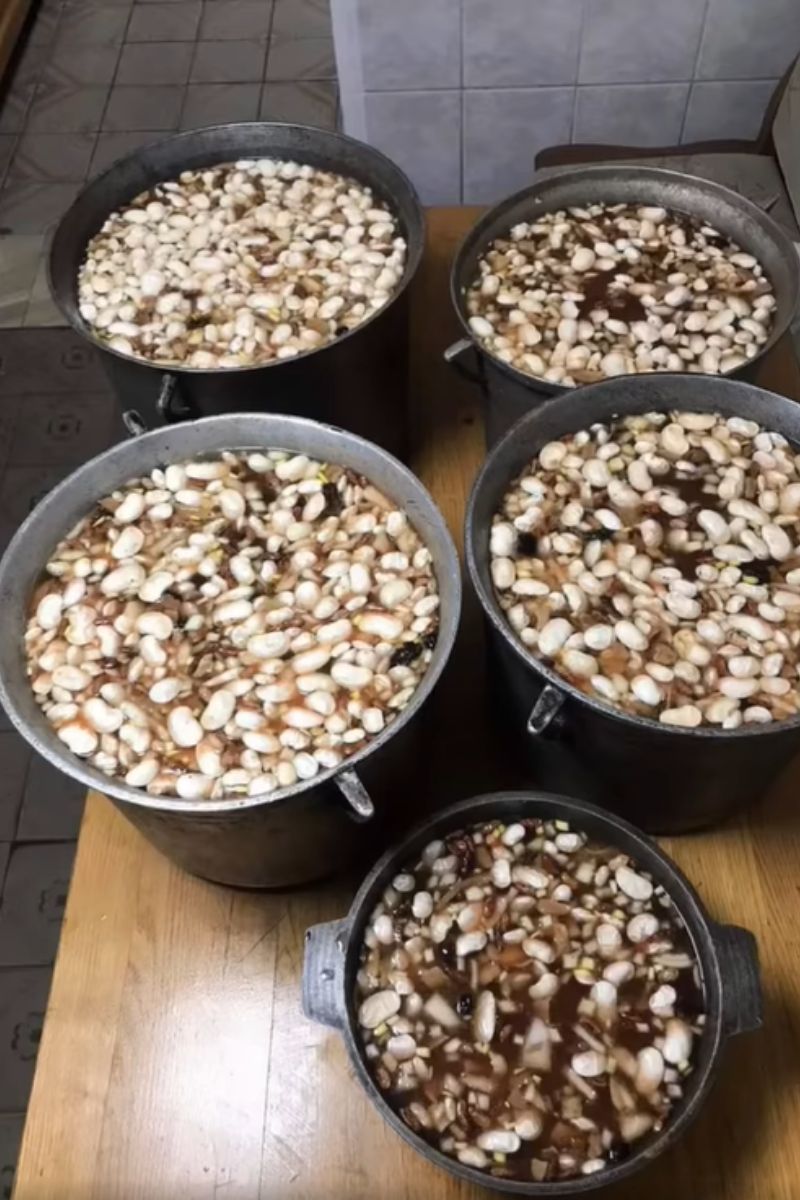 Ґаздині з Нижнього Вербіжа передали смачні подарунки військовим на Різдвяні свята 5