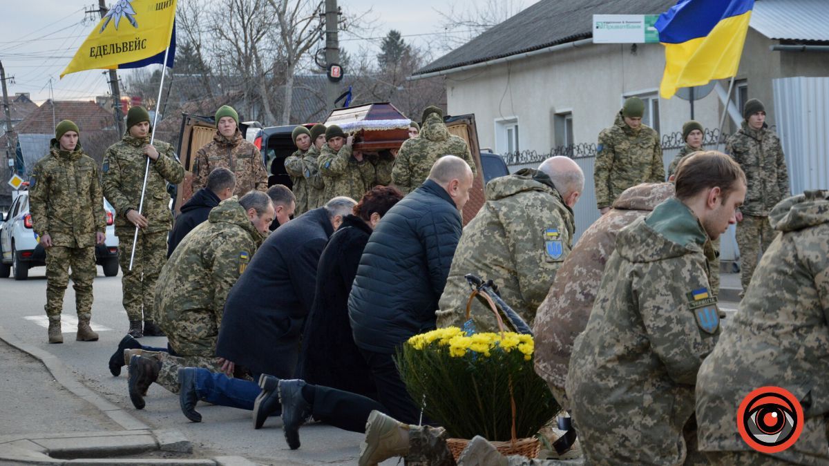 Коломия попрощалася з загиблим Героєм Василем Кваснюком 4