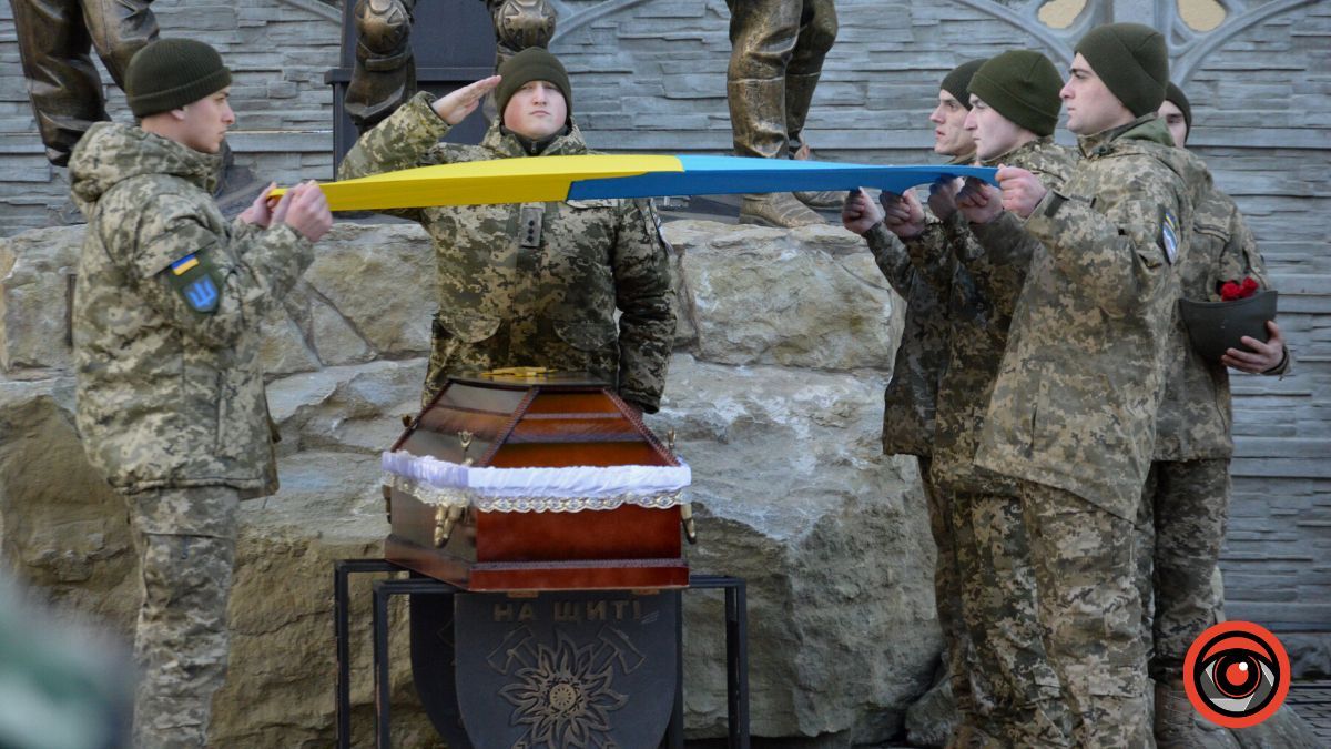 Коломия попрощалася з загиблим Героєм Василем Кваснюком 12