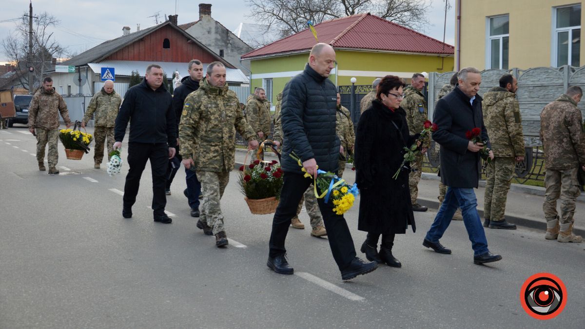 Коломия попрощалася з загиблим Героєм Василем Кваснюком 14