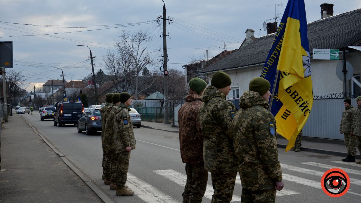 Коломия попрощалася з загиблим Героєм Василем Кваснюком 20