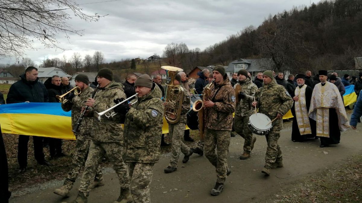 Коломийщина провела в останню путь Героя Василя Кваснюка 2