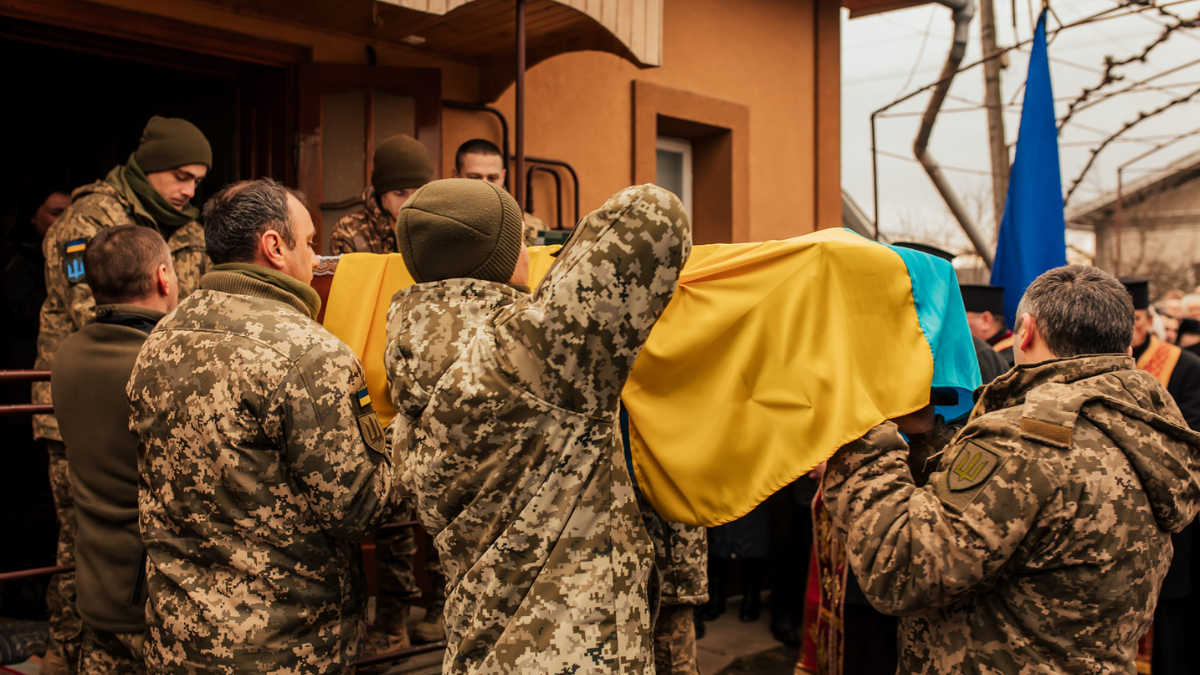 На Отинійщині провели в останню дорогу Героя Ярослава Лесіва 2