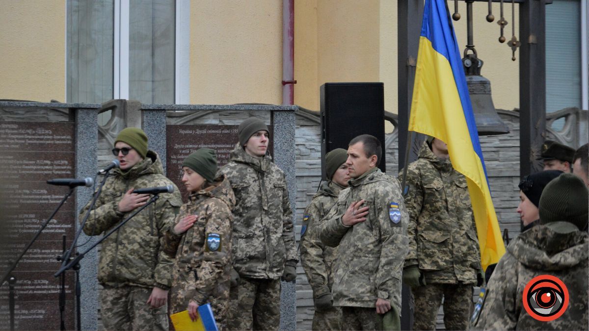 Коломия гідно попрощалася з Героєм Володимиром Стражником 10