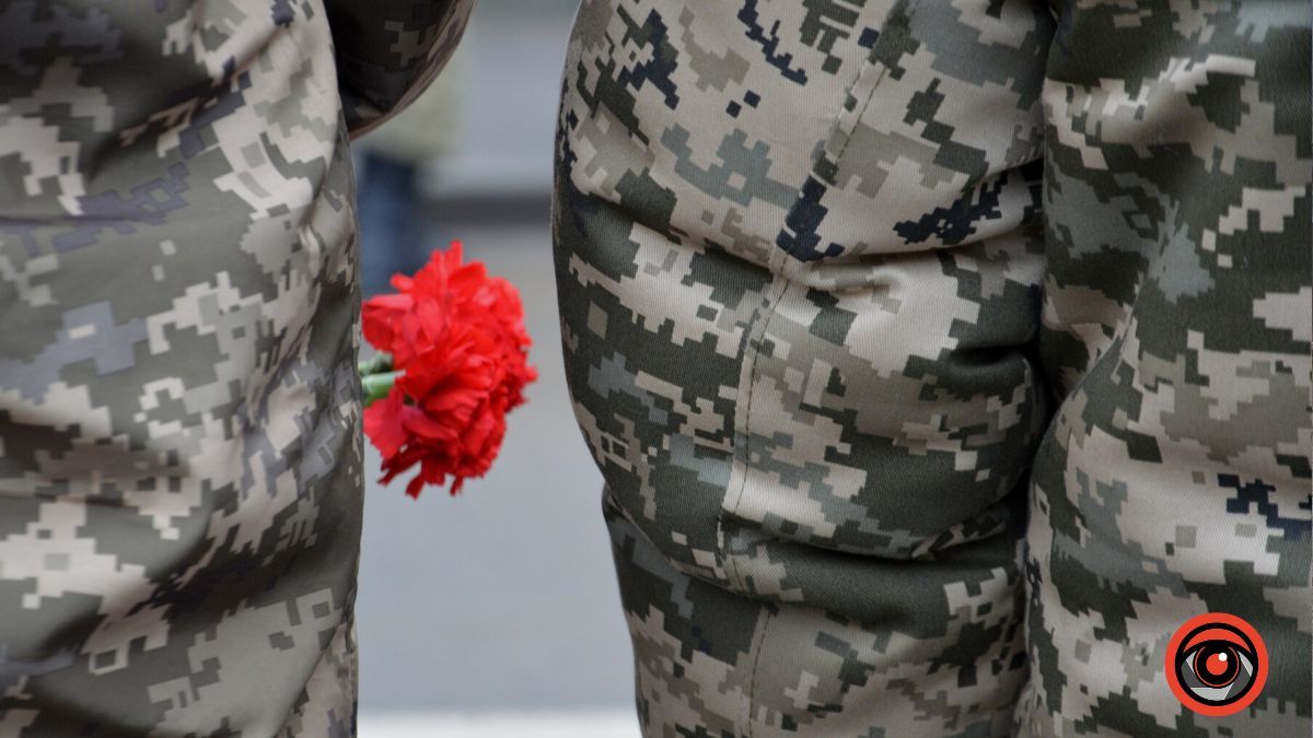 Коломия гідно попрощалася з Героєм Володимиром Стражником 11