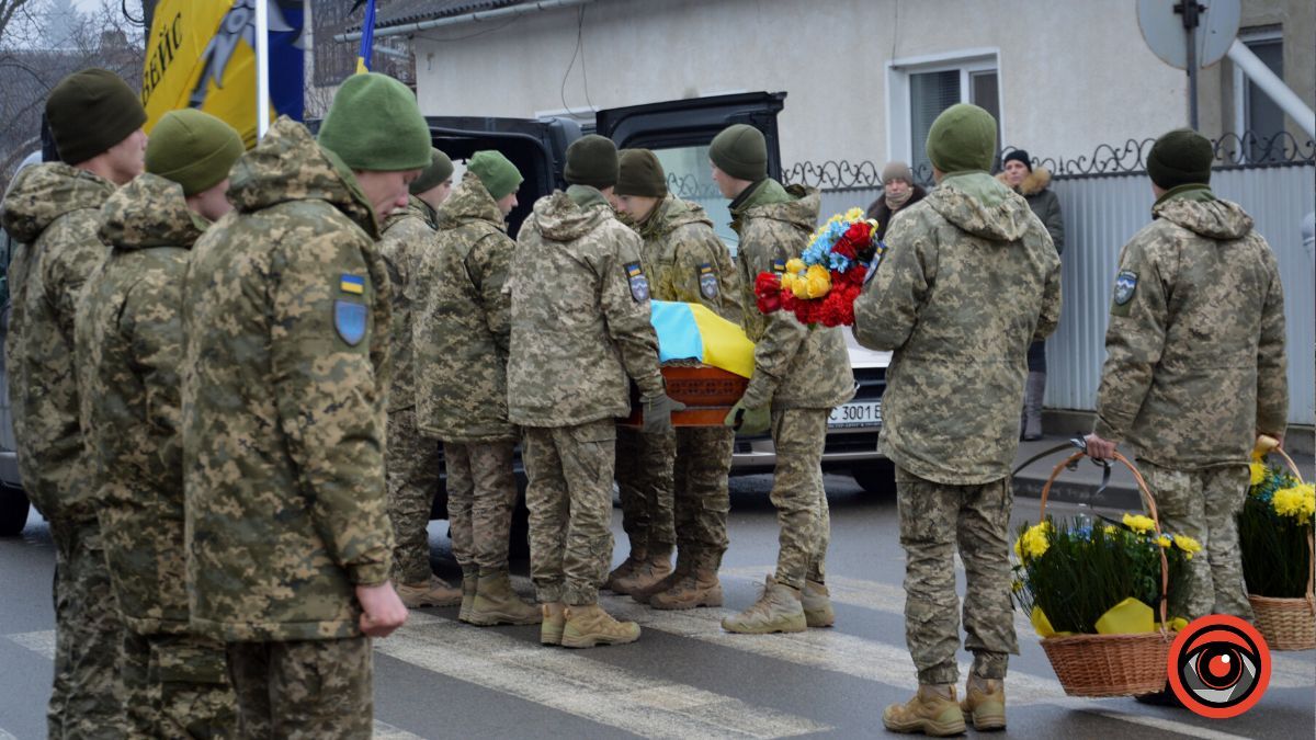 Коломия гідно попрощалася з Героєм Володимиром Стражником 21