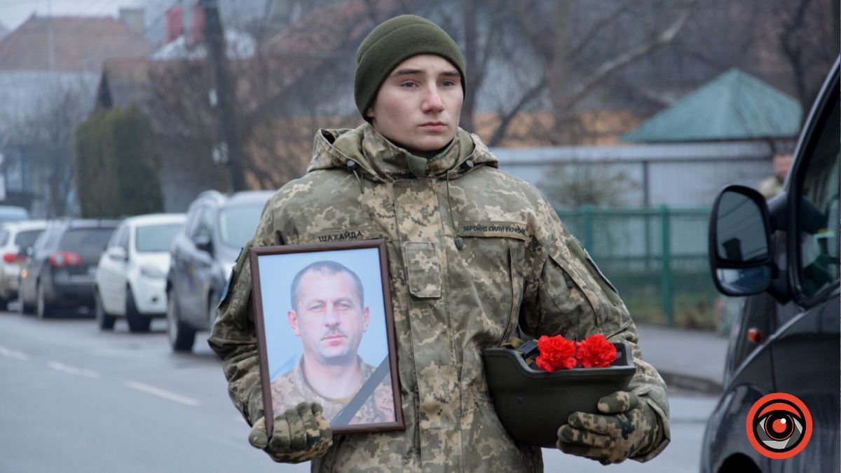 Коломия гідно попрощалася з Героєм Володимиром Стражником 22