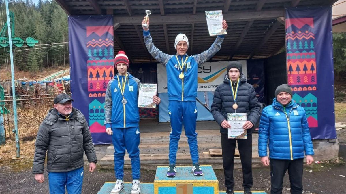 На Прикарпатті юніори та юніорки змагалися на чемпіонаті України зі стрибків на лижах 3