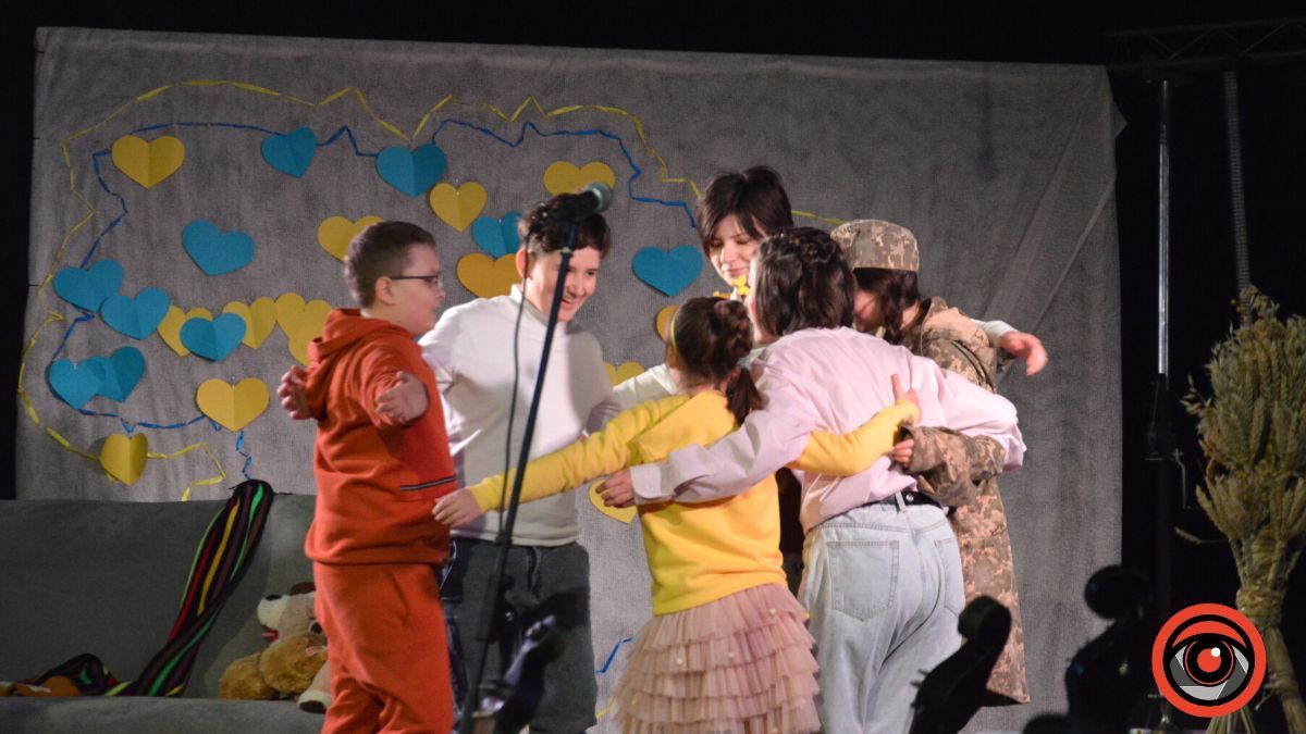 У Коломийській малій філармонії відбулась вистава "Сім звуків Різдва" | Фоторепортаж 1