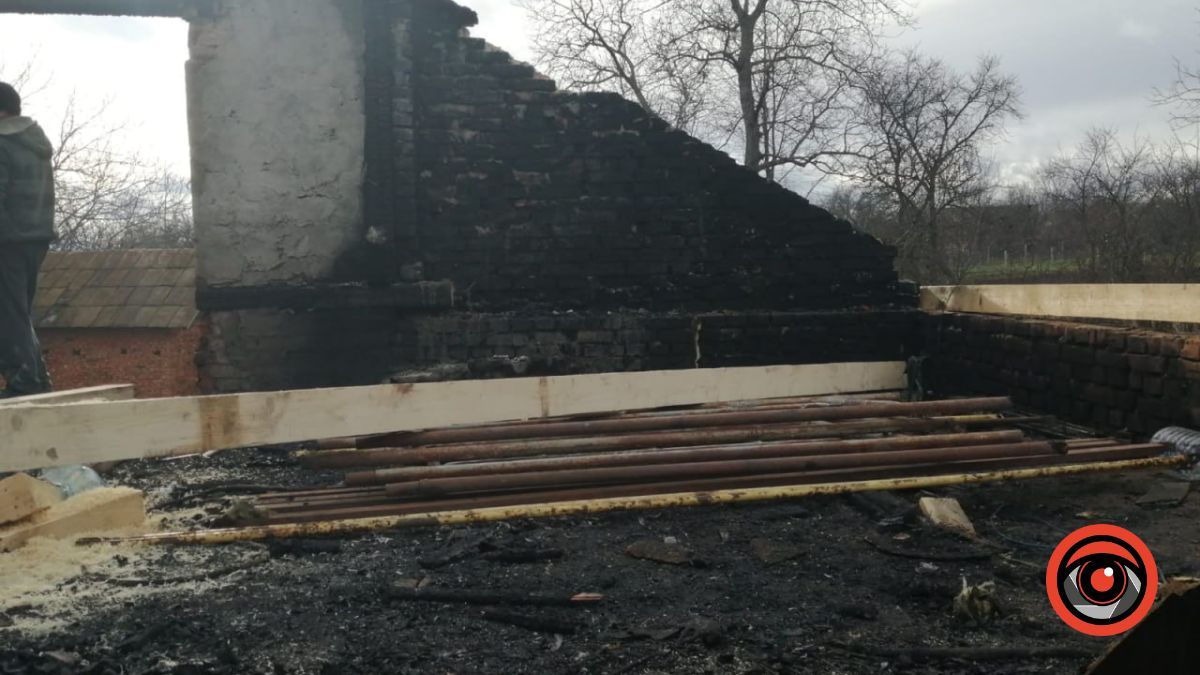 У Гвіздці горів житловий будинок 6