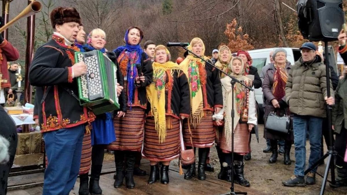 Як цьогоріч на Водохреще у Яремче річку освячували? 2