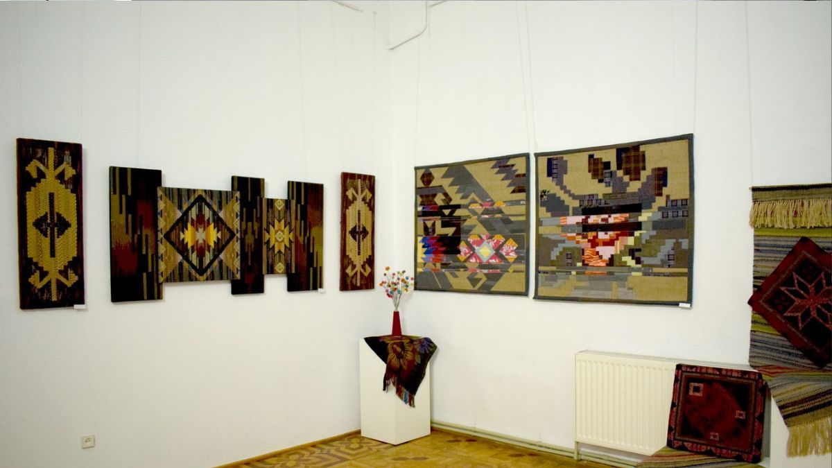 У Косівському музеї відкрилася виставка робіт майстерні художнього текстилю