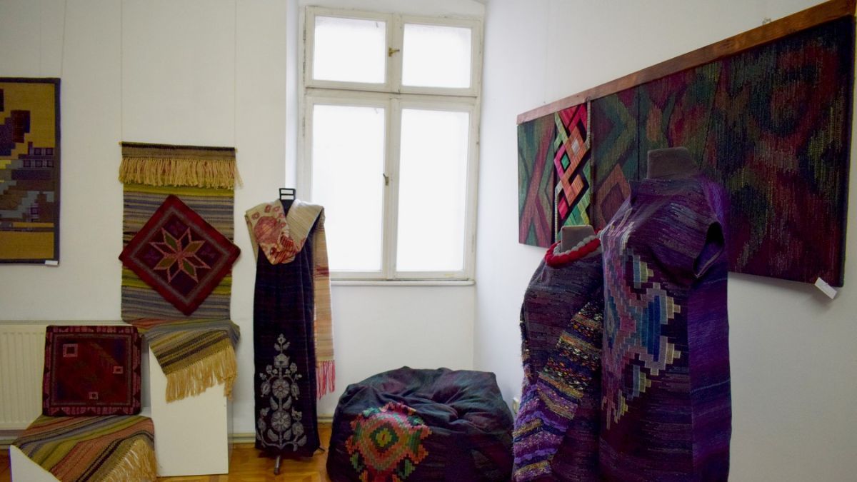 У Косівському музеї відкрилася виставка робіт майстерні художнього текстилю 2