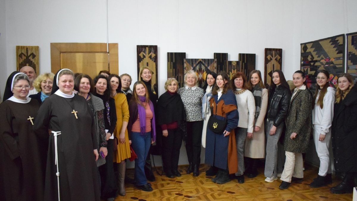 У Косівському музеї відкрилася виставка робіт майстерні художнього текстилю 1
