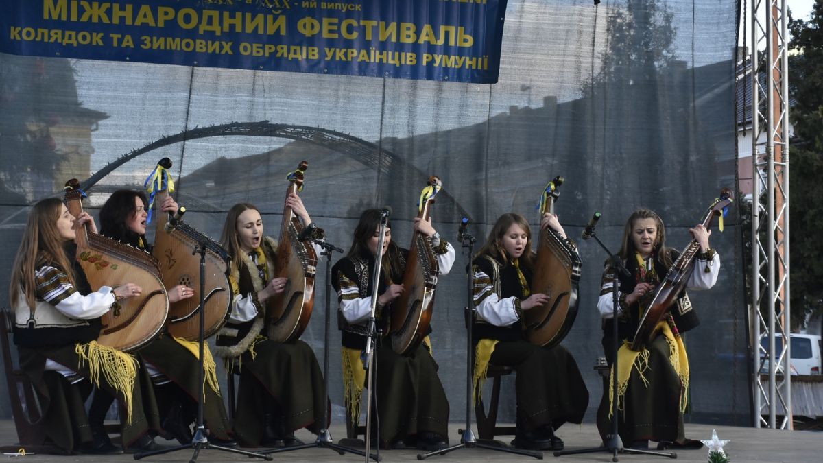 Прикарпатці показали румунам як українці святкують Різдво 9