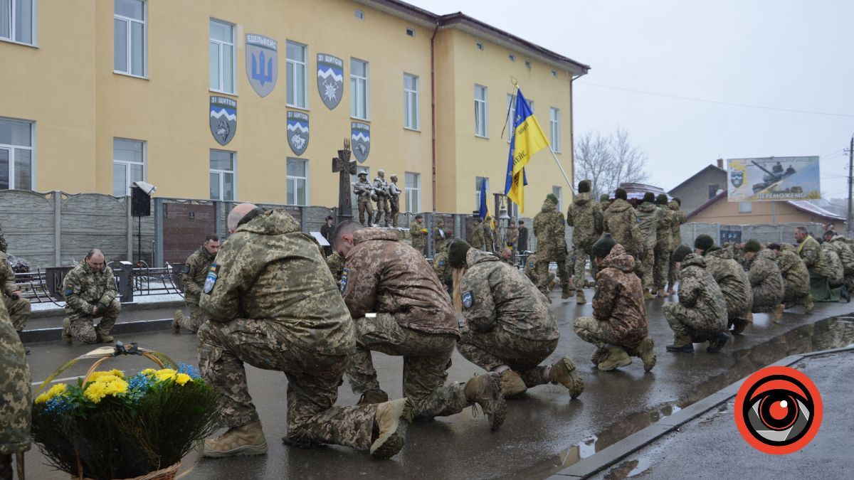 Коломия попрощалася з Героєм Володимиром Кобилянським 8