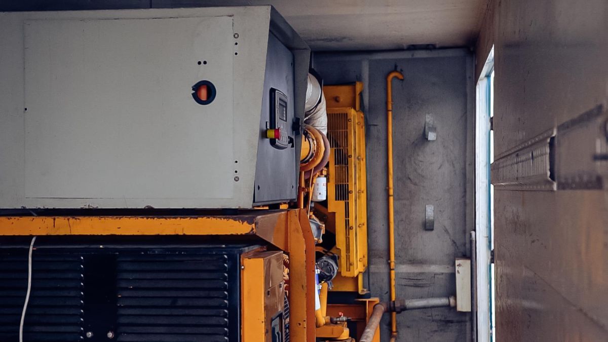 Коломийський водоканал та потребуюча патронатна сім'я отримали генератори від Карітасу 4