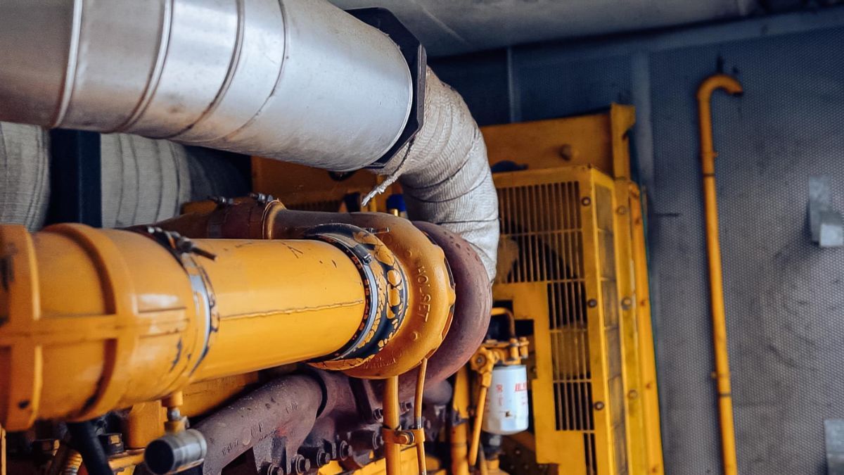 Коломийський водоканал та потребуюча патронатна сім'я отримали генератори від Карітасу 6