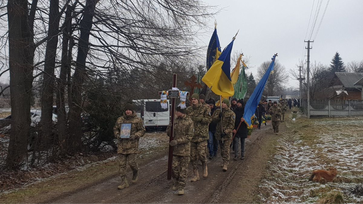 У Лісній Слобідці провели в останню дорогу Героя Володимира Кобилянського 1