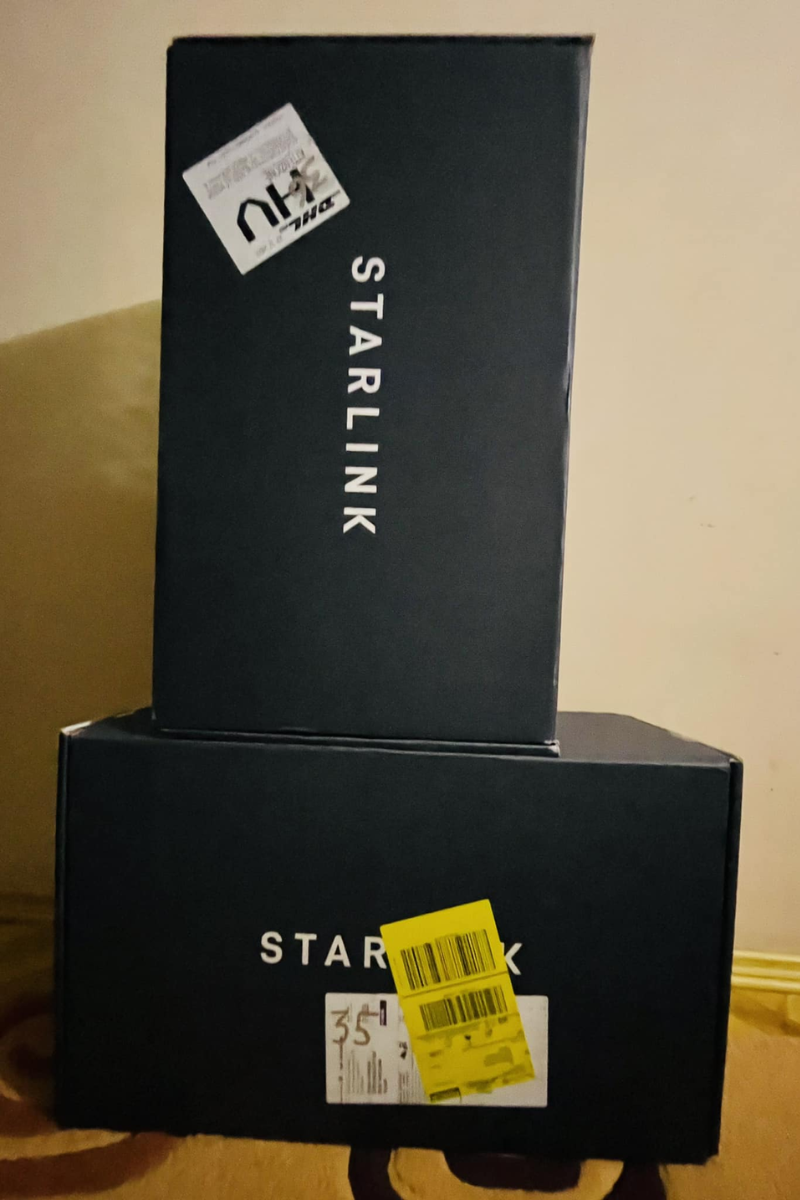 Коломийські волонтери відвезуть старлінки нашим захисникам 1