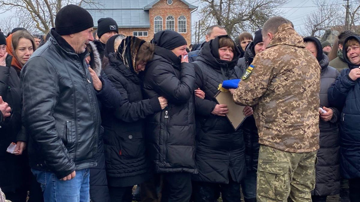 Городенківщина провела в останню дорогу Героя Степана Візінського 11