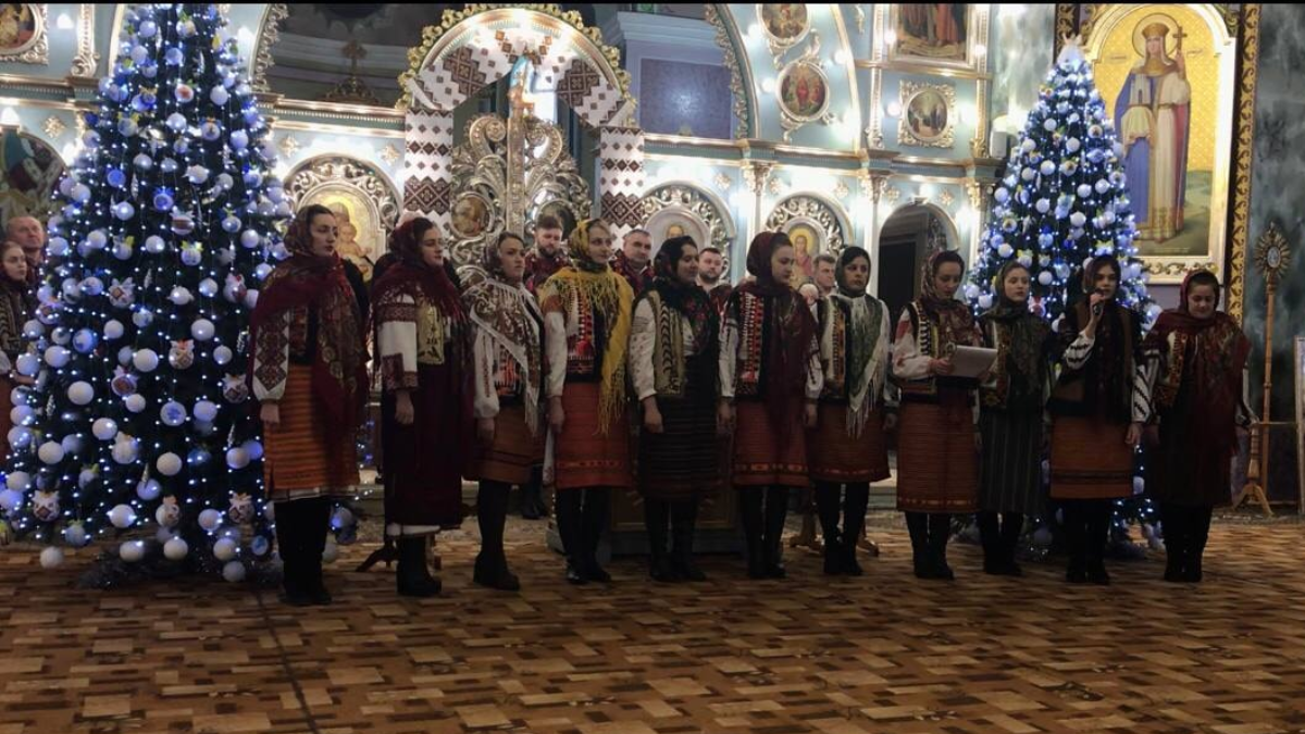 У Печеніжині на різдвяному концерті зібрали більше 28 тисяч гривень для ЗСУ 5