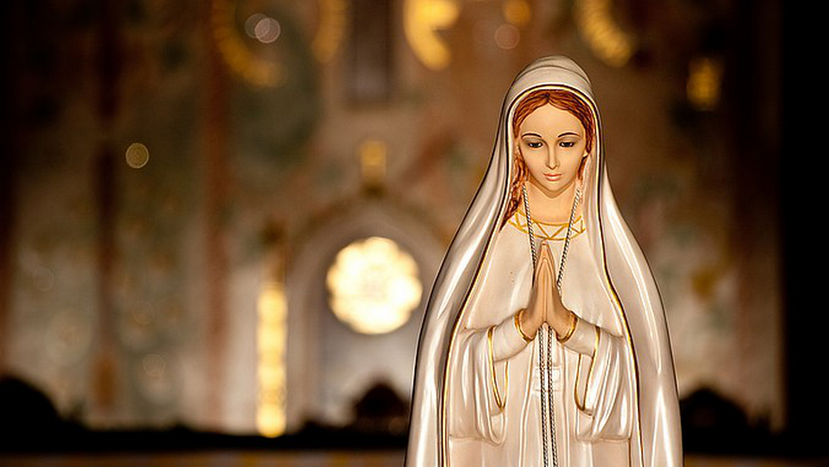 Собор Пресвятої Богородиці, Карпатська Республіка і День народження Елвіса: свята і дати 8 січня 1