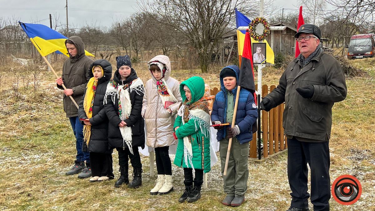 У Нижньому Вербіжі вшанували зв'язкову УПА Ганну Воронюк "Хмару" 13