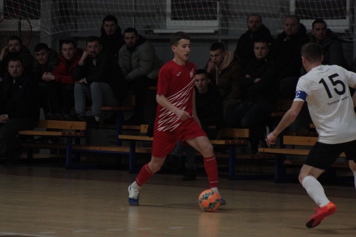 Команда з Коломиї увійшла до трійки лідерів Чемпіонату області з футзалу 6