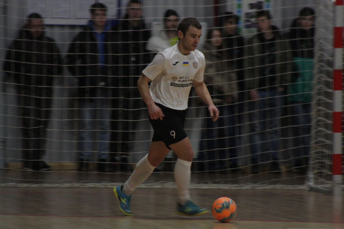 Команда з Коломиї увійшла до трійки лідерів Чемпіонату області з футзалу 9