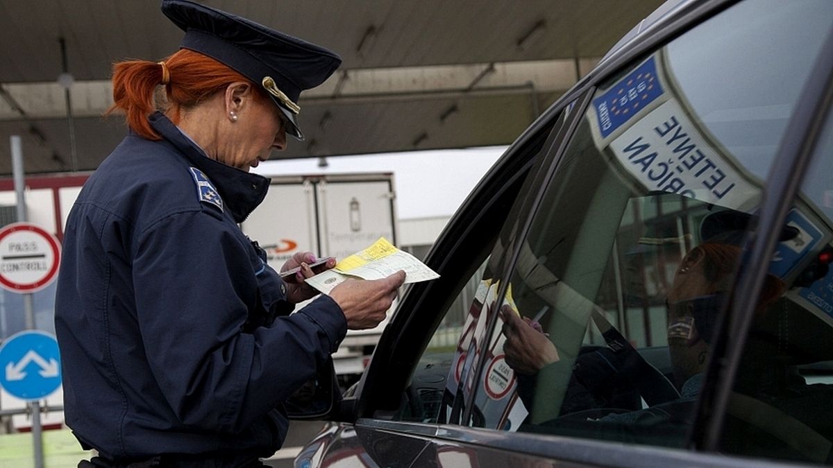 Тікала до Польщі: прикордонники спіймали прихильницю "русского міра"