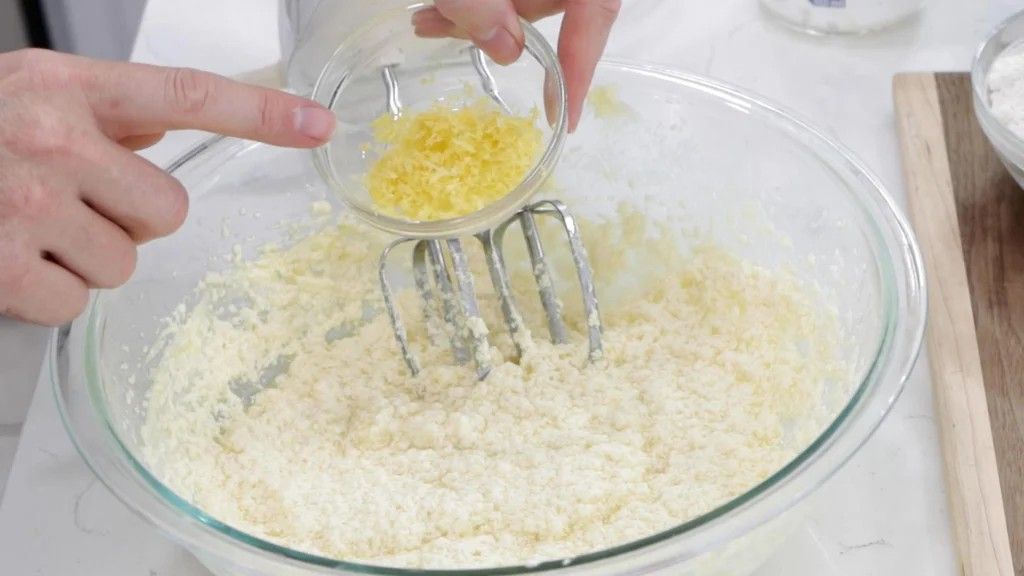 Дивовижне поєднання: рецепт ніжного лимонного торта 2