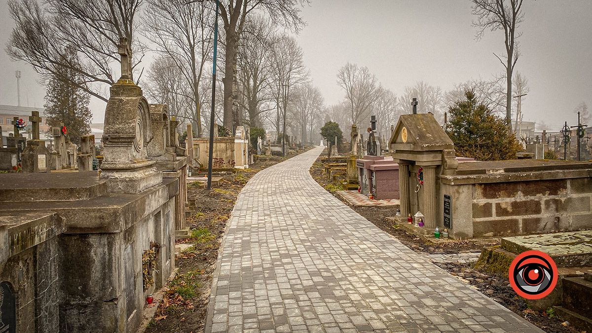 На Монастирку в Коломиї вистелили головну алею 3