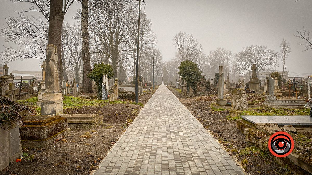 На Монастирку в Коломиї вистелили головну алею 4