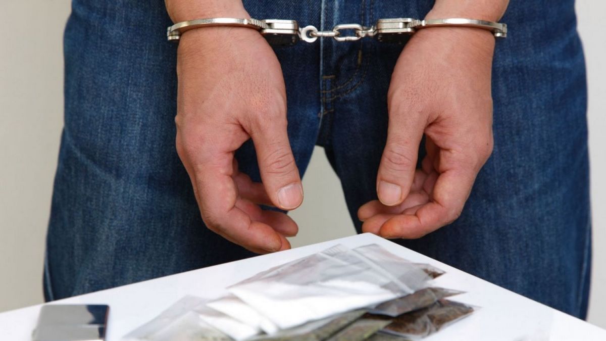 Прикарпатець отримав посилку із наркотиками на 400 тис грн