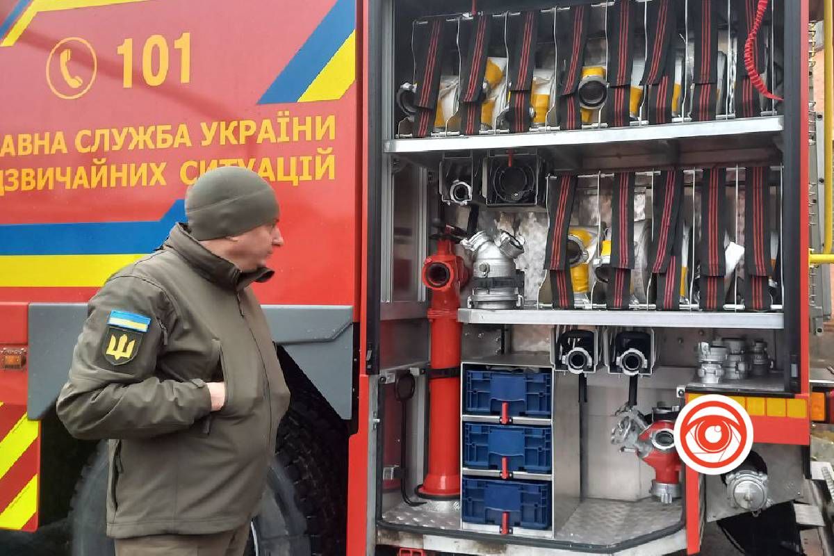 Рятувальники показали техніку, що береже наші життя, і унікальну модульну систему 2