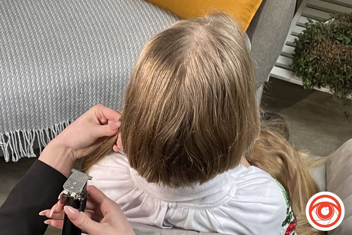 У Івано-Франківську дівчинка обрізала волосся, аби допомогти ЗСУ 4