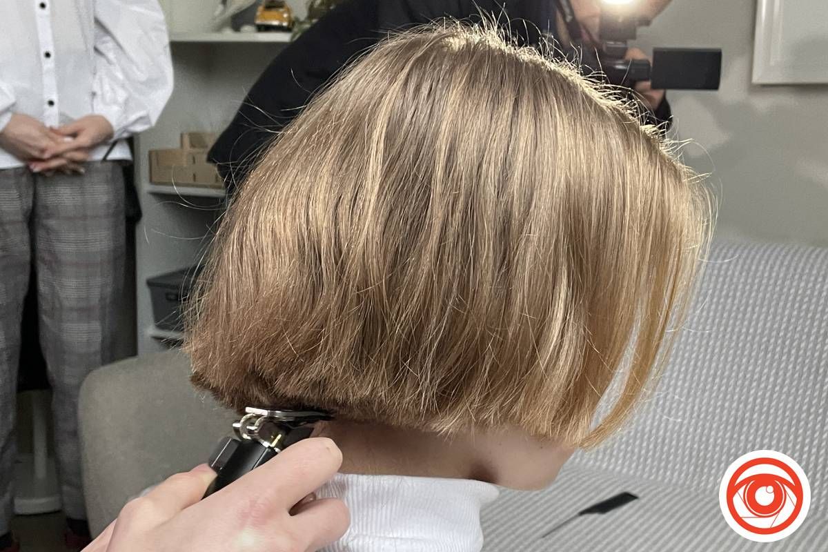 У Івано-Франківську дівчинка обрізала волосся, аби допомогти ЗСУ 5