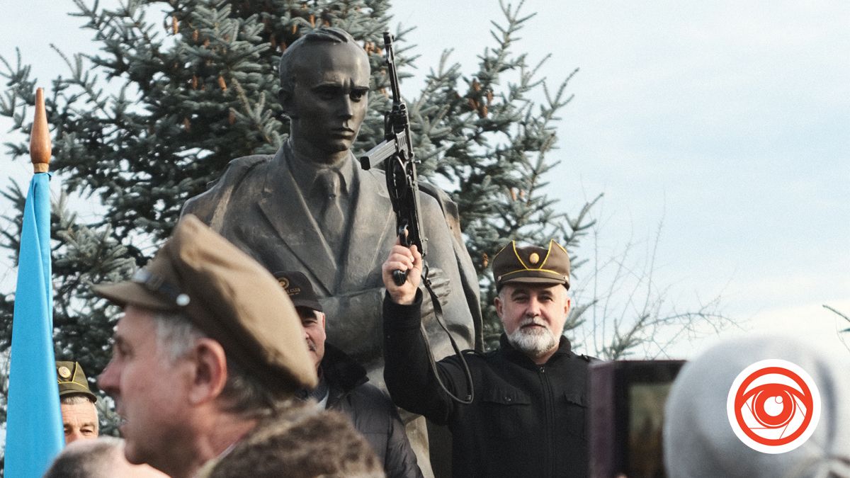Тисячі патріотів зібралися в Старому Угринові в День народження Степана Бандери | ВІДЕО 3