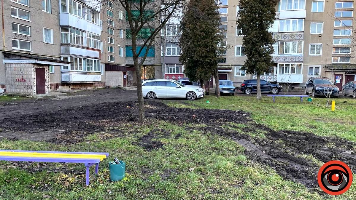 Багнюки по котики: мешканці вул. Лисенка не мають жодної нормальної дороги до будинку 4