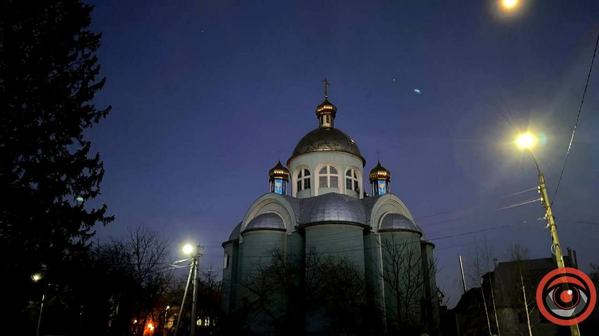 Вимикаємо зайве, бо інакше вимкнуть світло навіть 7 січня: графік