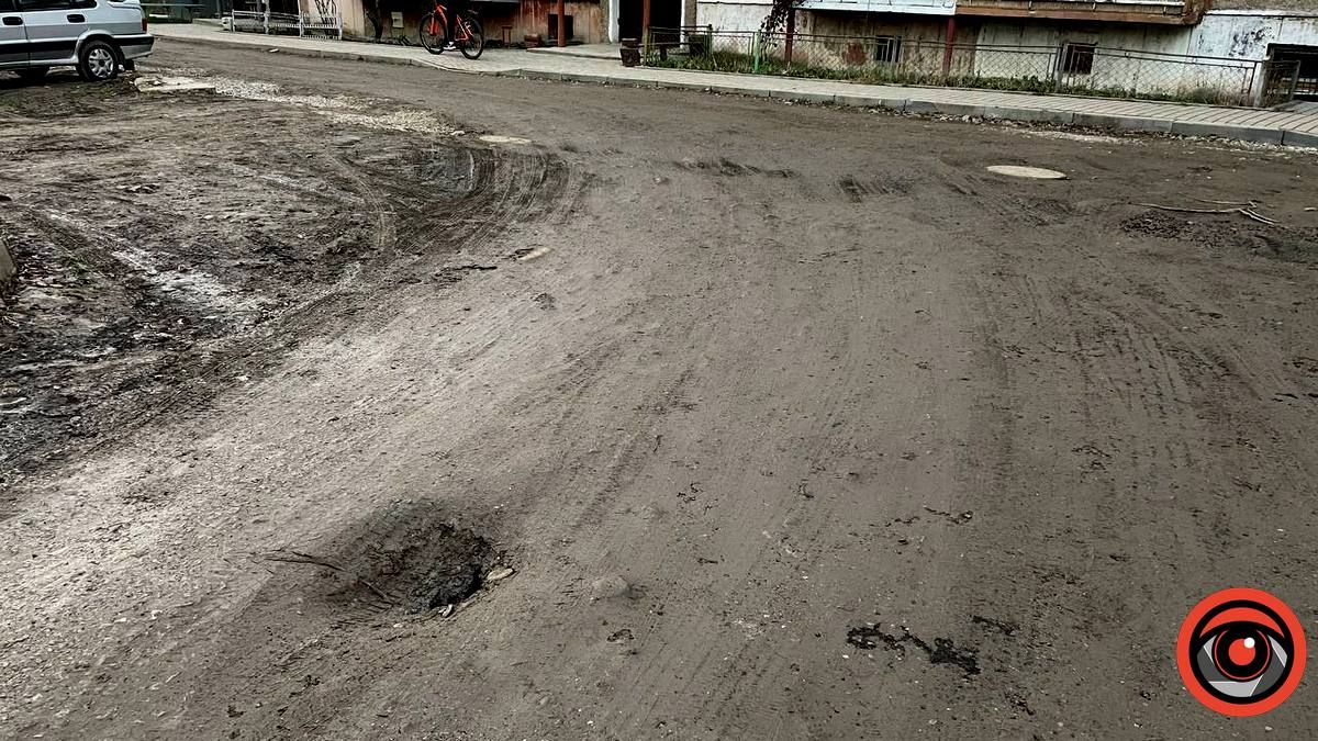 Мікрорайон Богуна в Коломиї ніяк не дочекається ремонтів доріг 6