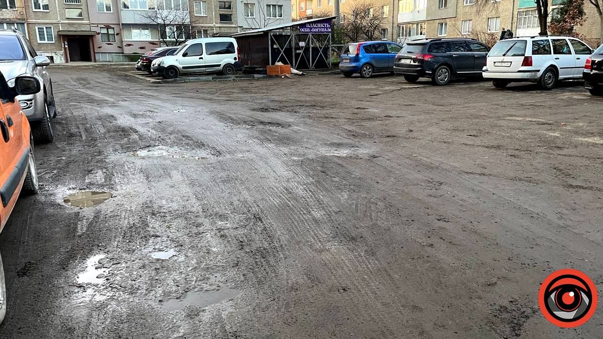 Мікрорайон Богуна в Коломиї ніяк не дочекається ремонтів доріг 8