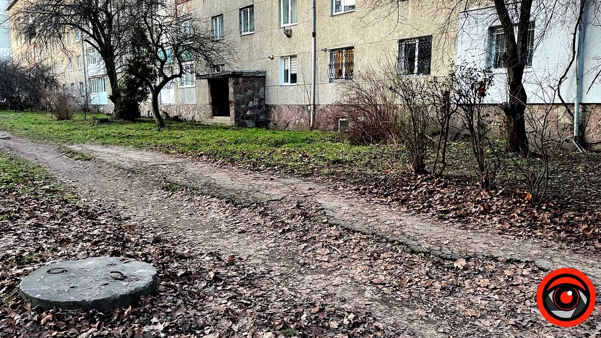 Мікрорайон Богуна в Коломиї ніяк не дочекається ремонтів доріг 11