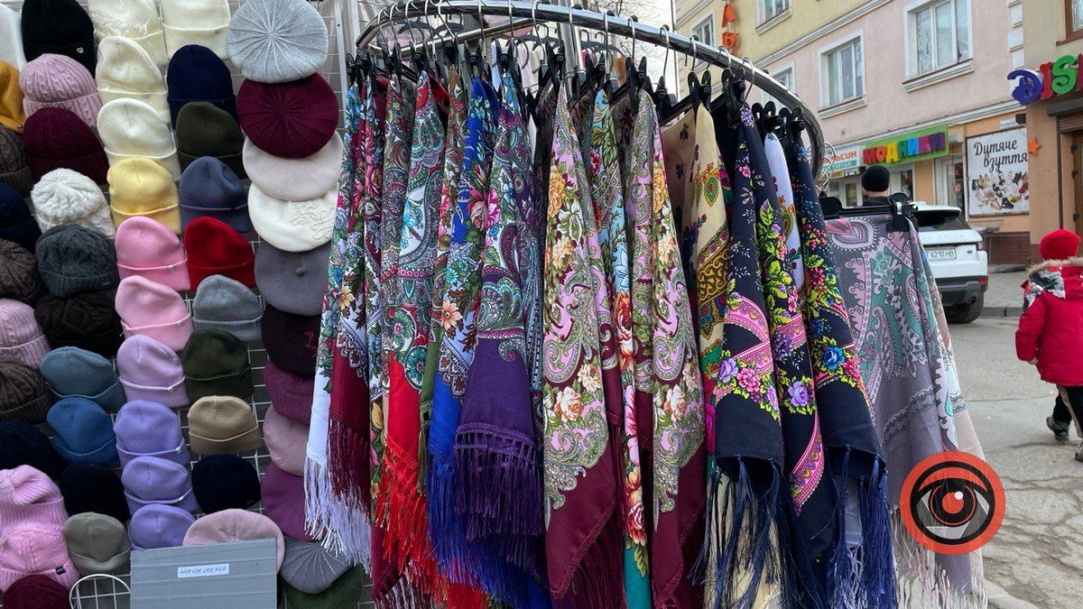 Де купити та скільки коштує у Коломиї хустка на різдвяні свята? 4