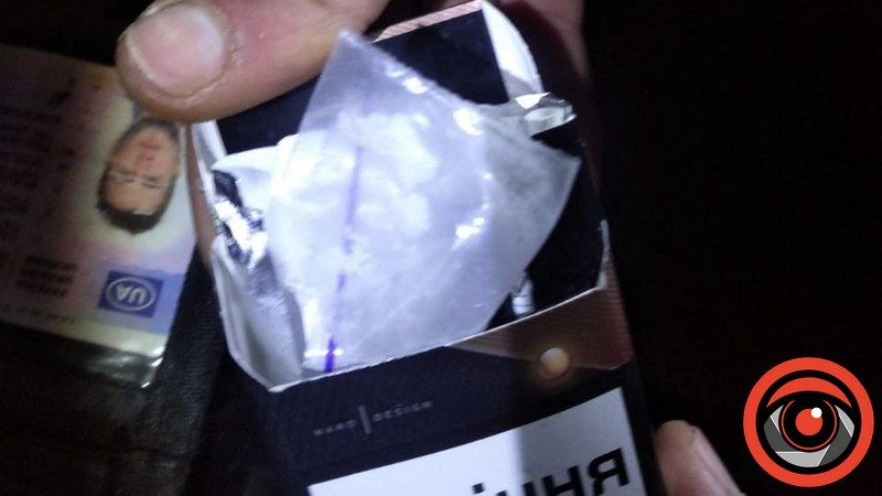 Зупинили за їзду, а виявили наркотики: у Коломиї впіймали мешканця Воскресінців 5