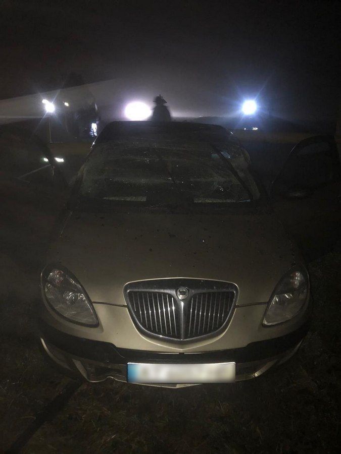 В Коломийській громаді автомобіль в'їхав у газовий пункт 5