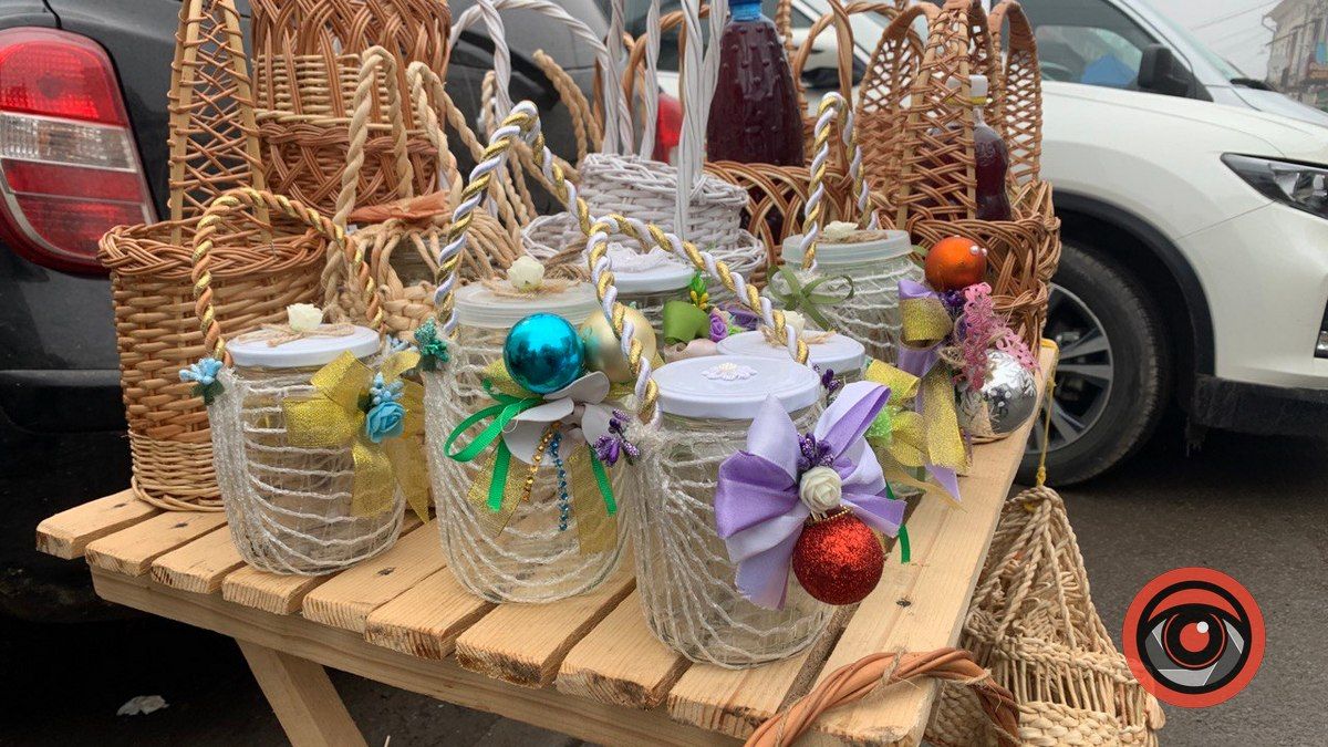 Водохреще 2023: які банки для води можна придбати в Коломиї та скільки коштують? 3